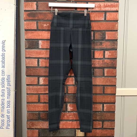 Alo High Waist Airbrush Legging - Picture 3 of 13